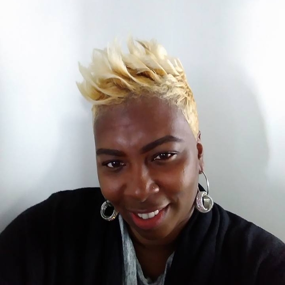 Meet your Posher, Shekina - Picture 1 of 1